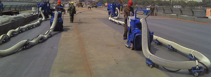 路面拋丸施工現(xiàn)場(chǎng)圖 路面拋丸施工現(xiàn)場(chǎng)圖