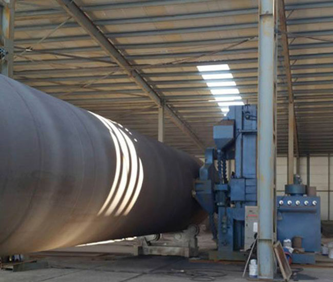 大型鋼管外壁拋丸機(jī)現(xiàn)場圖 大型鋼管外壁拋丸機(jī)現(xiàn)場圖